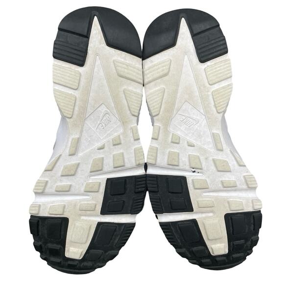 Nike Huarache Run Grey / Red Youth Size 6 Y Women’s  7.5 - Picture 8 of 8